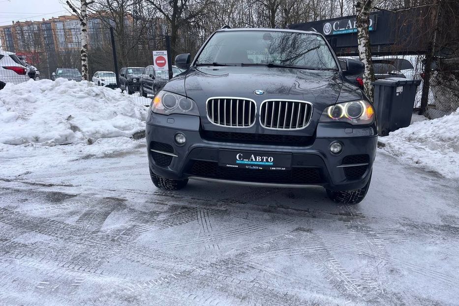 Продам BMW X5 2012 года в Черновцах