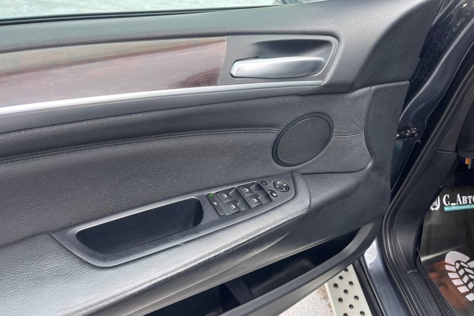 Продам BMW X5 2012 года в Черновцах