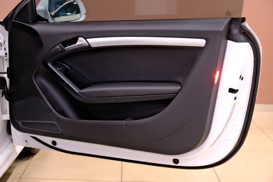 Продам Audi A5 Premium Plus 2011 года в Одессе