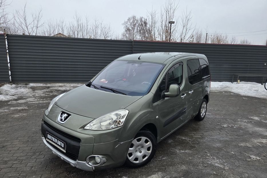 Продам Peugeot Partner пасс. 2009 года в Львове