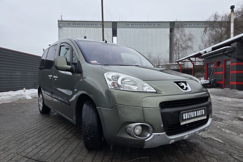 Продам Peugeot Partner пасс. 2009 года в Львове