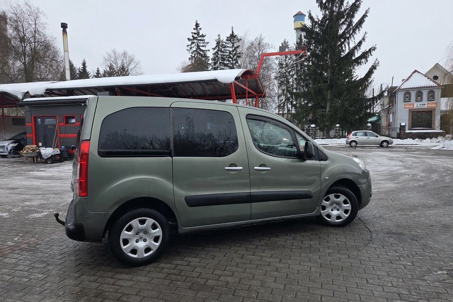 Продам Peugeot Partner пасс. 2009 года в Львове