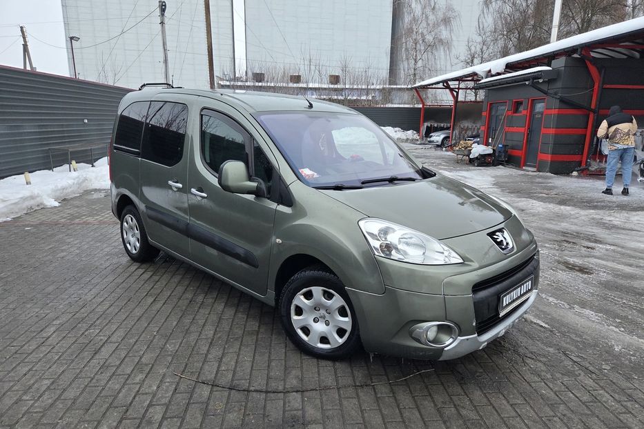 Продам Peugeot Partner пасс. 2009 года в Львове