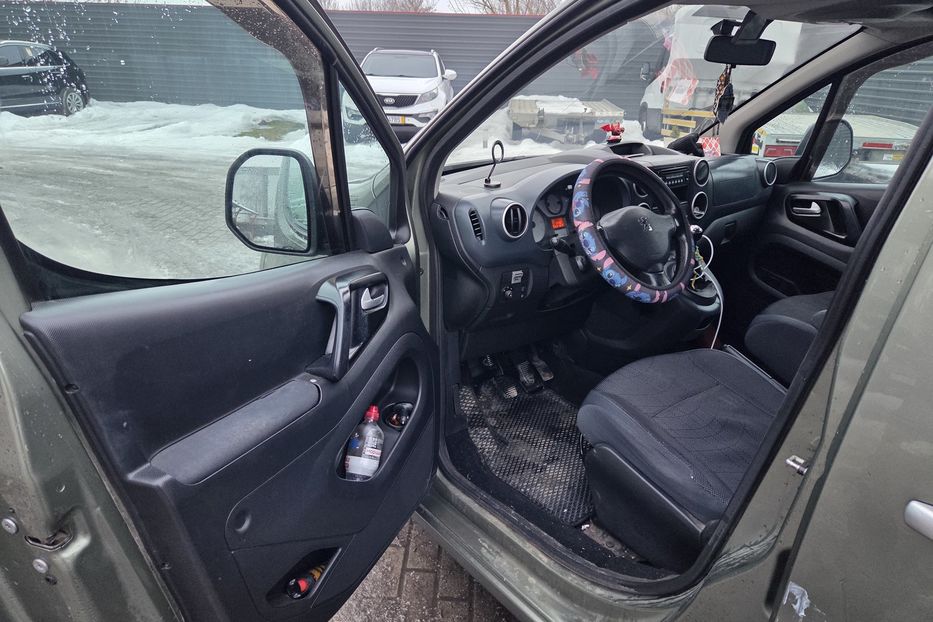 Продам Peugeot Partner пасс. 2009 года в Львове