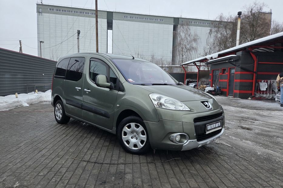 Продам Peugeot Partner пасс. 2009 года в Львове