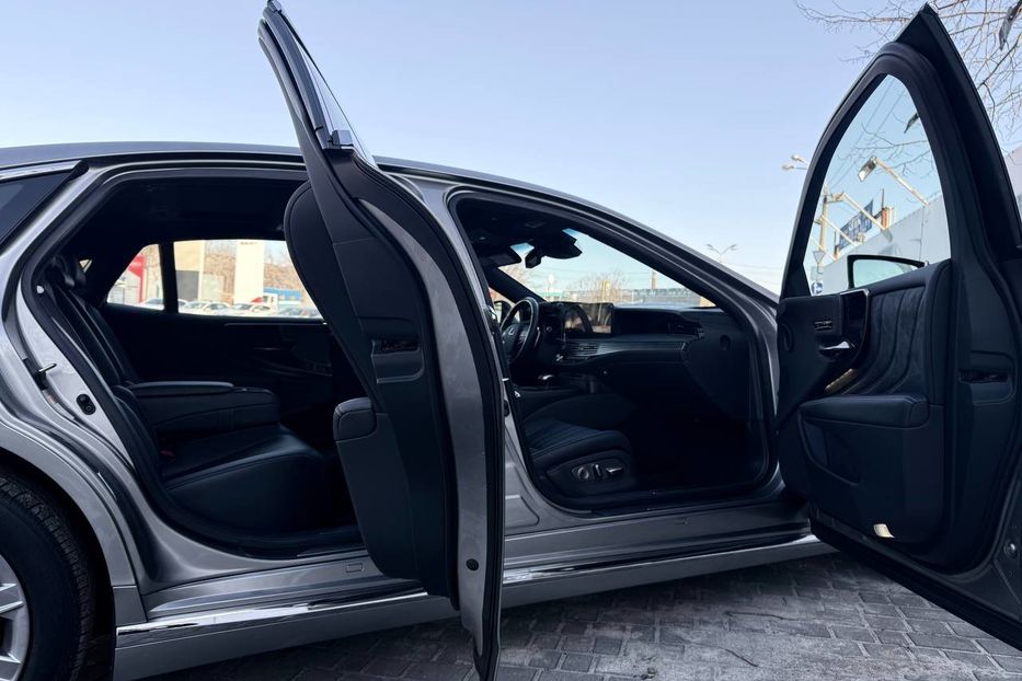 Продам Lexus LS 600 2020 года в Днепре