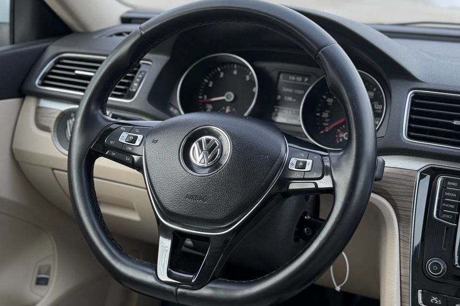 Продам Volkswagen Passat B7 2015 года в Днепре