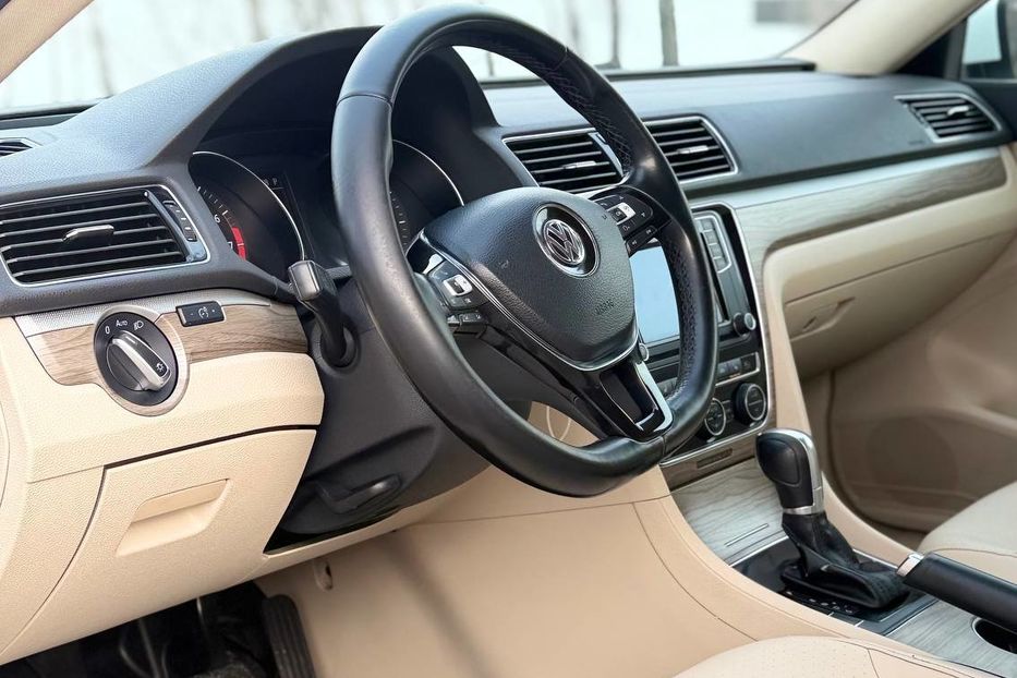 Продам Volkswagen Passat B7 2015 года в Днепре