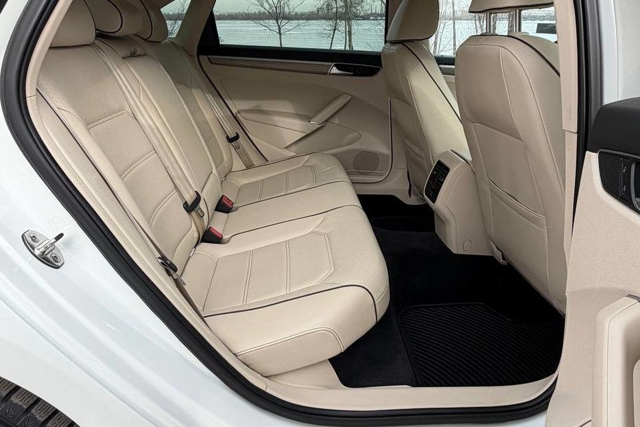 Продам Volkswagen Passat B7 2015 года в Днепре