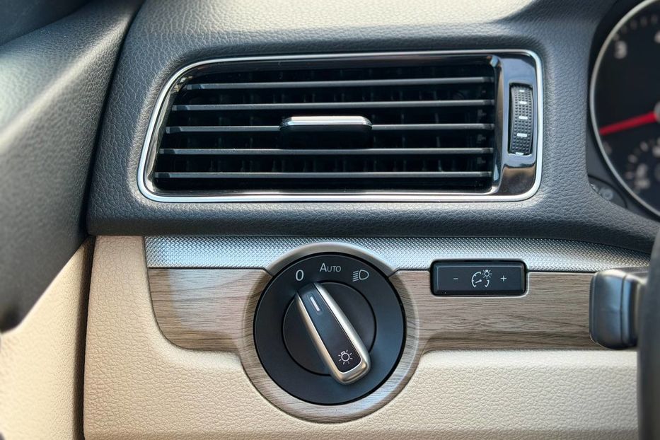 Продам Volkswagen Passat B7 2015 года в Днепре