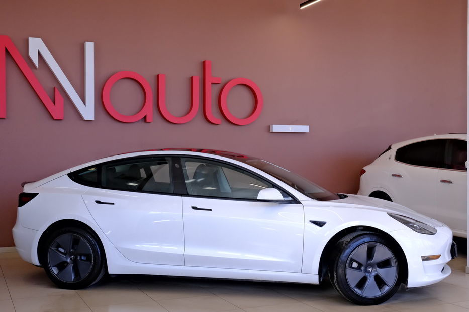 Продам Tesla Model 3 2022 года в Одессе