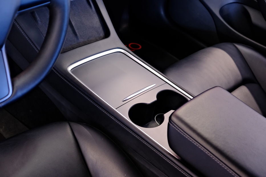 Продам Tesla Model 3 2022 года в Одессе