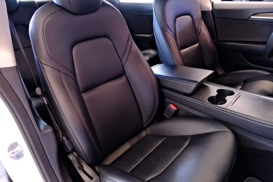 Продам Tesla Model 3 2022 года в Одессе