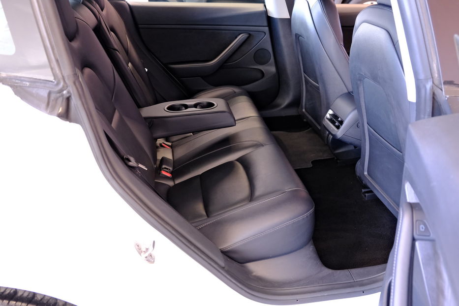 Продам Tesla Model 3 2022 года в Одессе