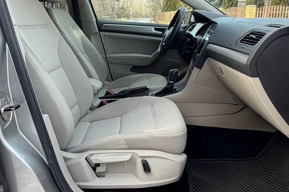 Продам Volkswagen Golf VII 2015 года в Днепре