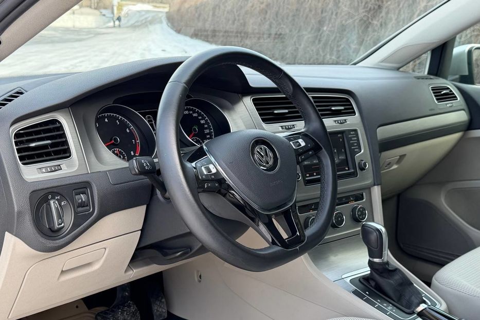 Продам Volkswagen Golf VII 2015 года в Днепре
