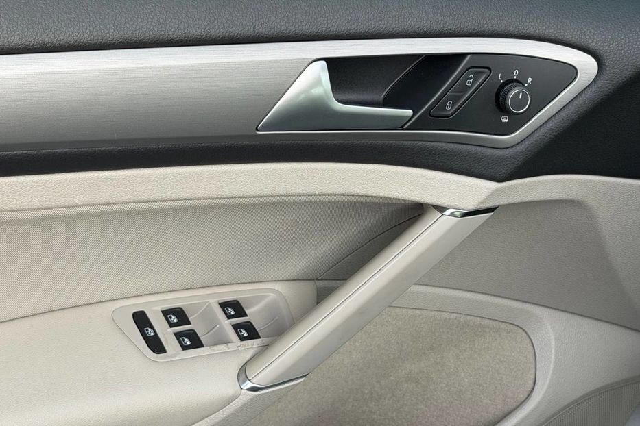 Продам Volkswagen Golf VII 2015 года в Днепре