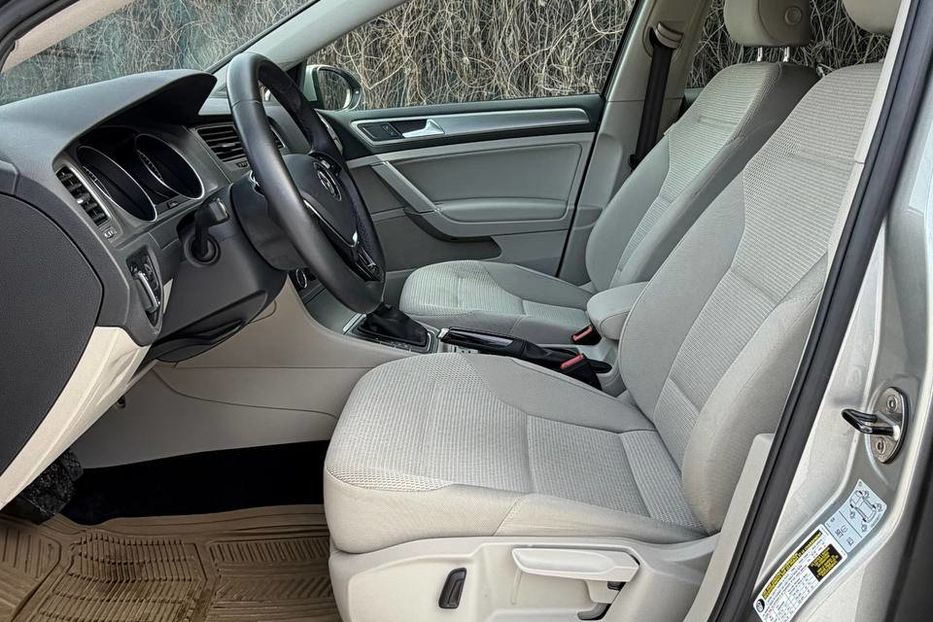 Продам Volkswagen Golf VII 2015 года в Днепре