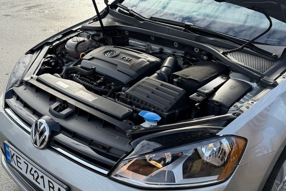 Продам Volkswagen Golf VII 2015 года в Днепре