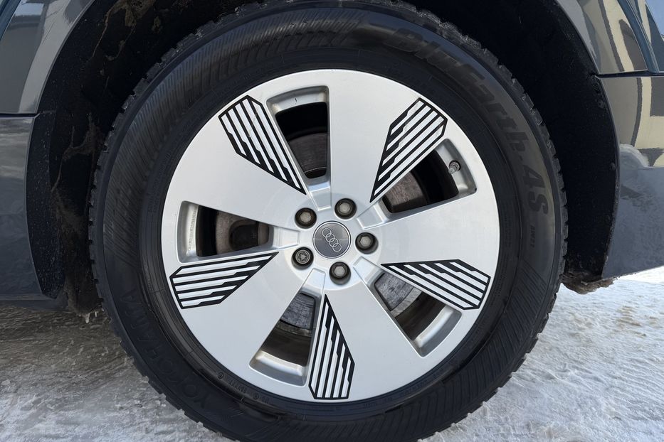 Продам Audi E-Tron 55 Full LED КАМЕРИ 360 ДОТЯЖКИ 2021 года в Львове
