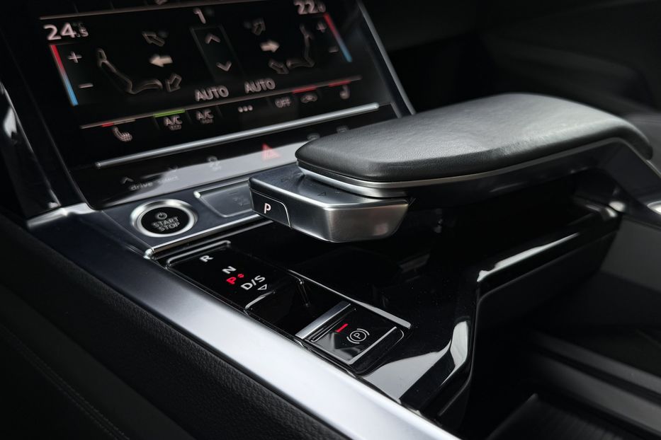 Продам Audi E-Tron 55 Full LED КАМЕРИ 360 ДОТЯЖКИ 2021 года в Львове