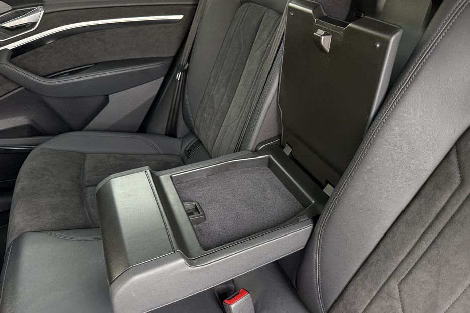 Продам Audi E-Tron 55 Full LED КАМЕРИ 360 ДОТЯЖКИ 2021 года в Львове