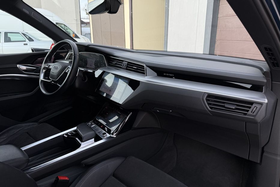 Продам Audi E-Tron 55 Full LED КАМЕРИ 360 ДОТЯЖКИ 2021 года в Львове
