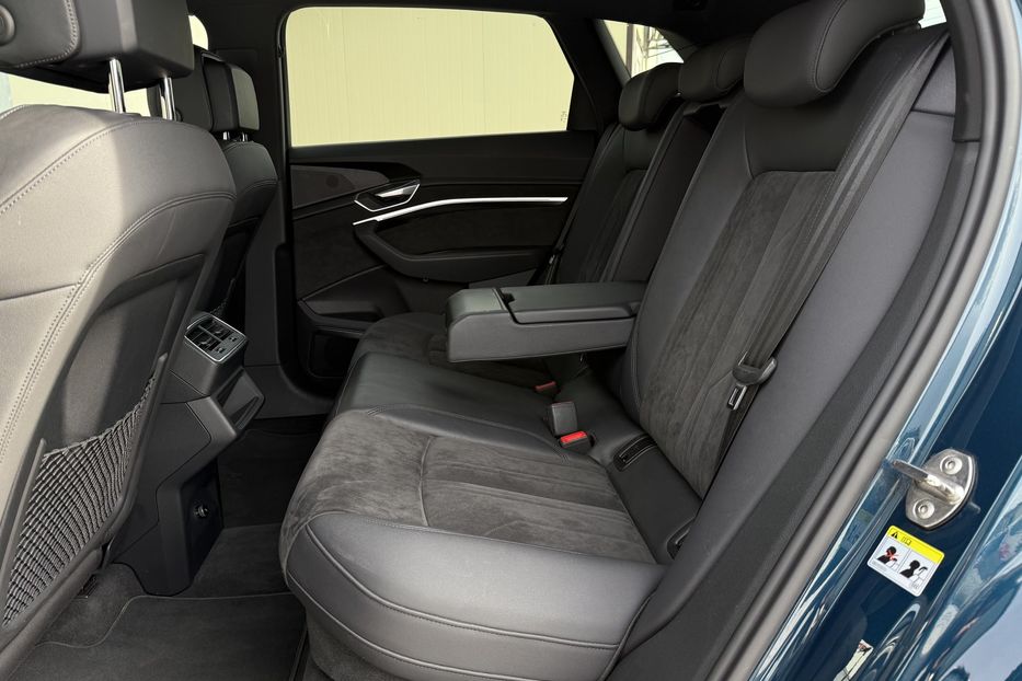 Продам Audi E-Tron 55 Full LED КАМЕРИ 360 ДОТЯЖКИ 2021 года в Львове