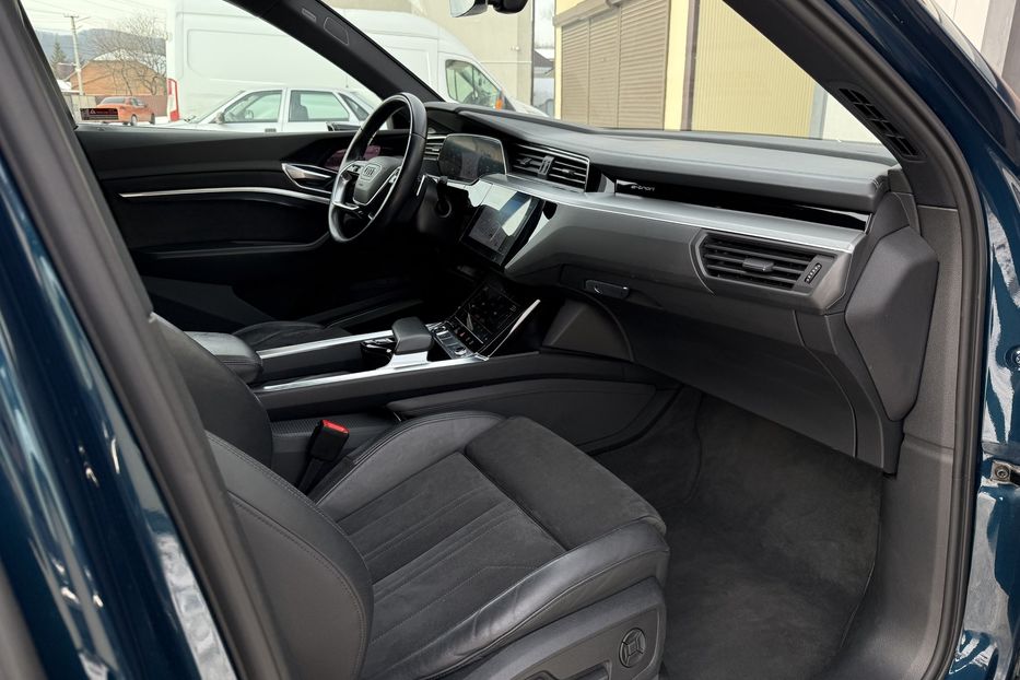 Продам Audi E-Tron 55 Full LED КАМЕРИ 360 ДОТЯЖКИ 2021 года в Львове