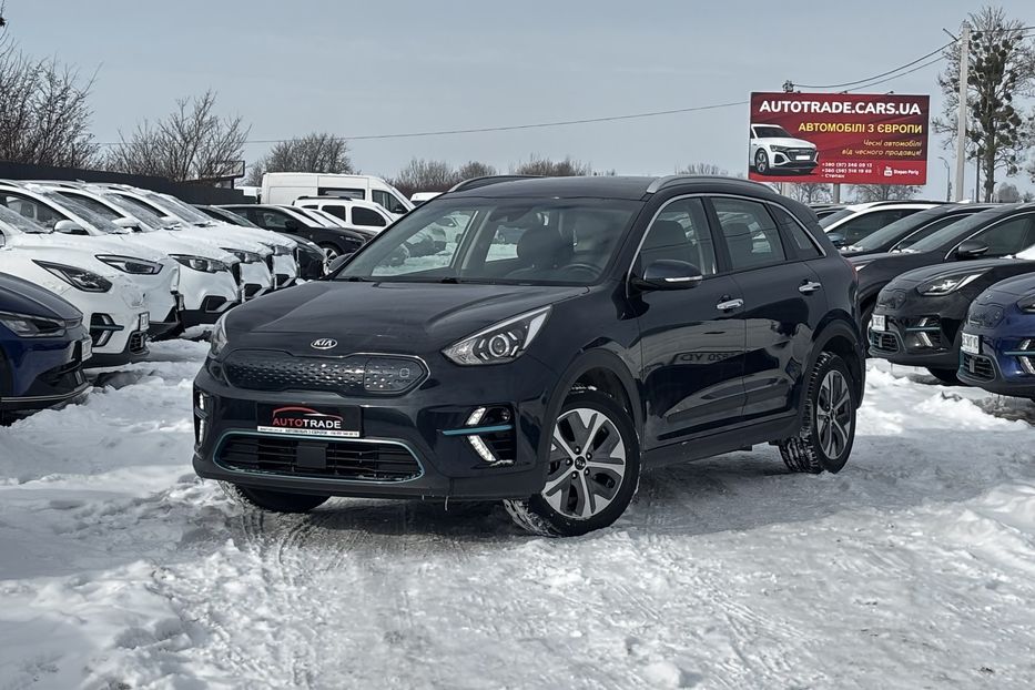 Продам Kia Niro 64 KW  2020 года в Львове