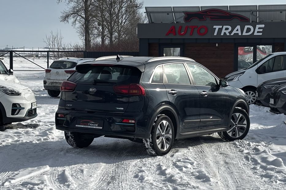 Продам Kia Niro 64 KW  2020 года в Львове