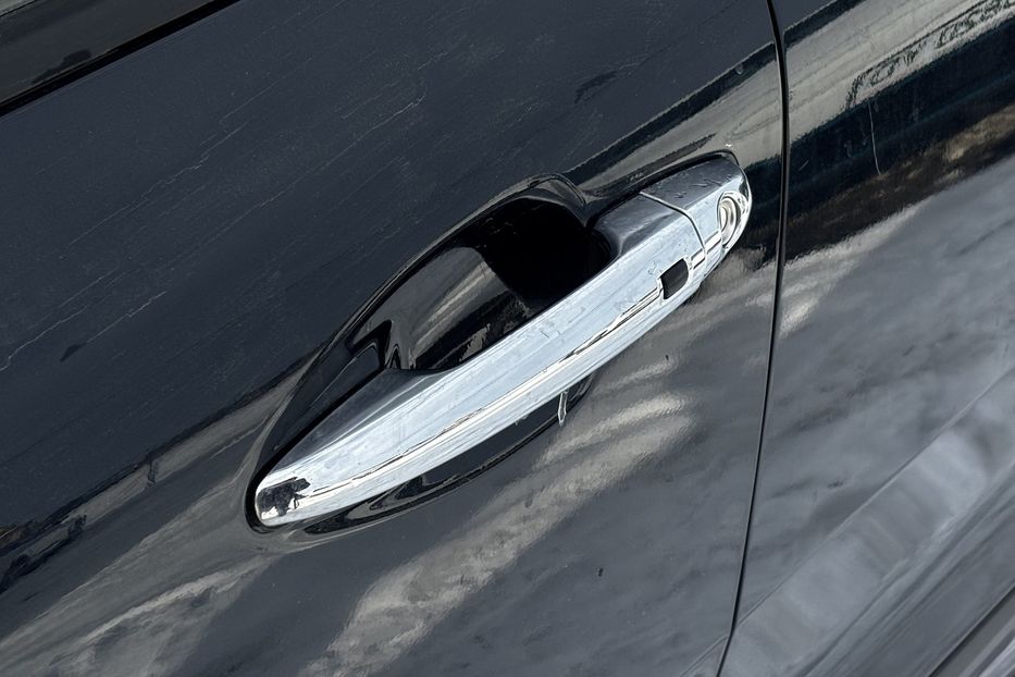 Продам Kia Niro 64 KW  2020 года в Львове