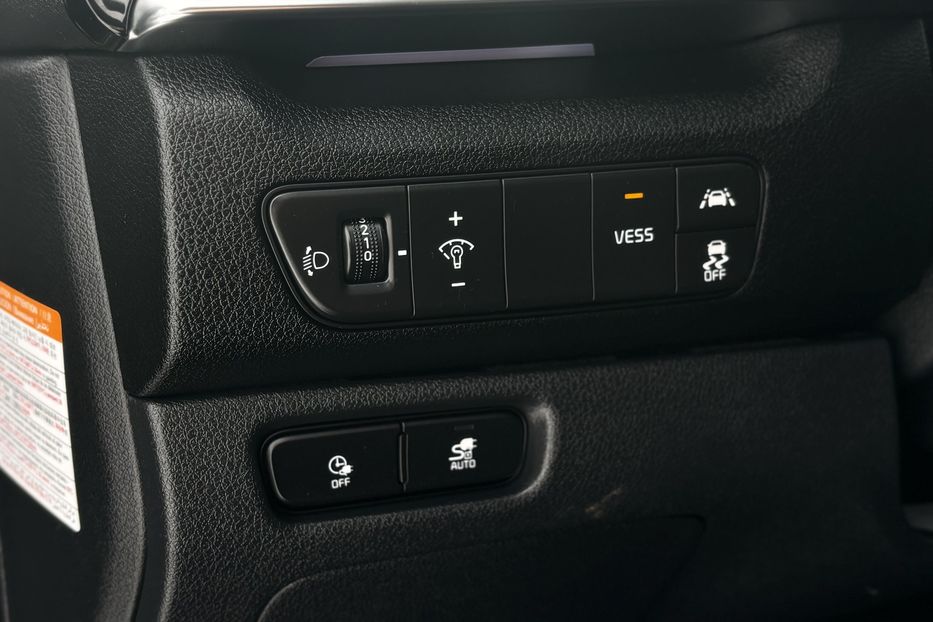 Продам Kia Niro 64 KW  2020 года в Львове