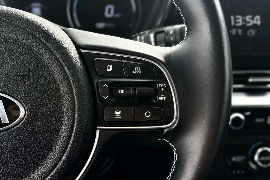 Продам Kia Niro 64 KW  2020 года в Львове