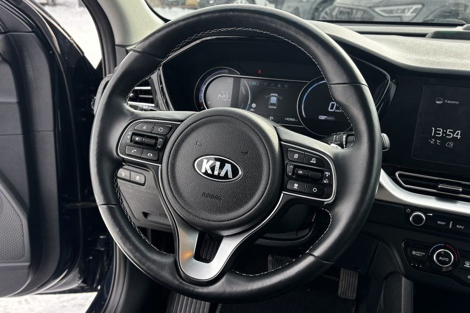 Продам Kia Niro 64 KW  2020 года в Львове