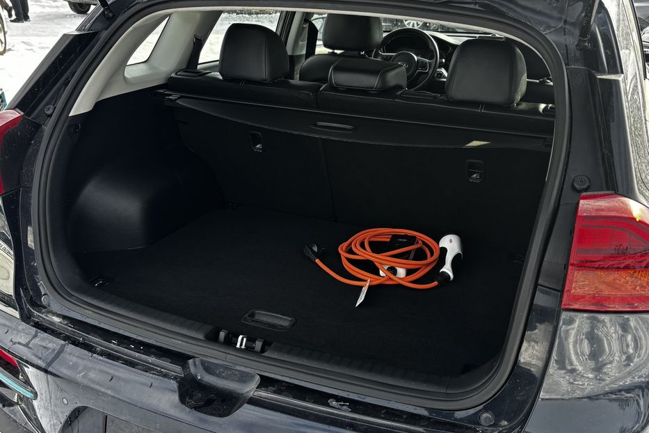 Продам Kia Niro 64 KW  2020 года в Львове