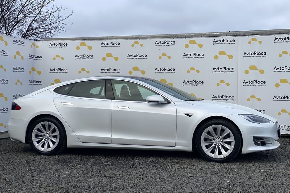 Продам Tesla Model S 2017 года в Луцке