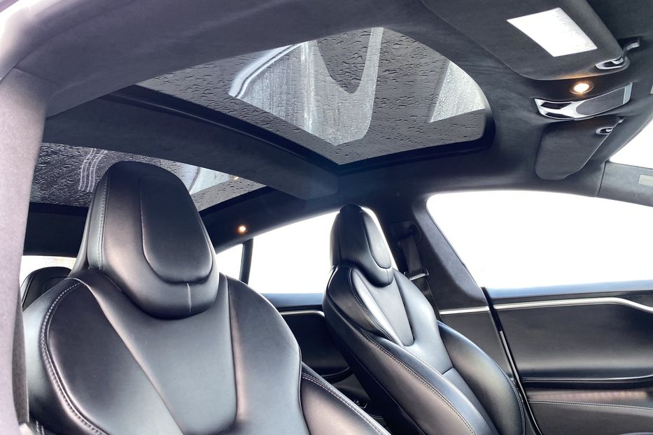 Продам Tesla Model S 2017 года в Луцке
