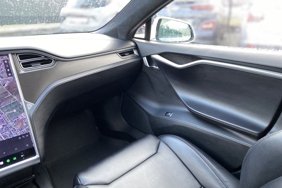 Продам Tesla Model S 2017 года в Луцке