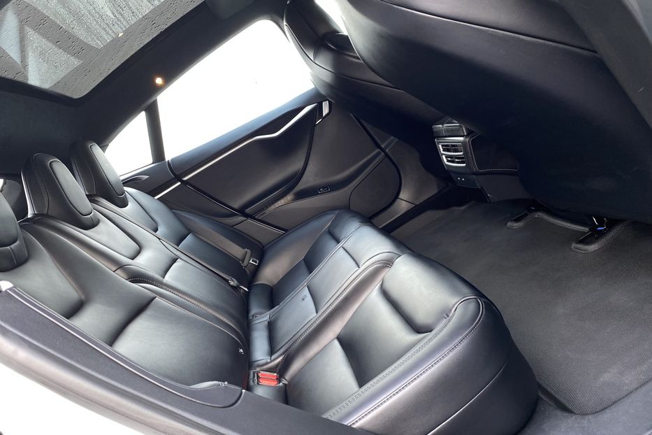 Продам Tesla Model S 2017 года в Луцке