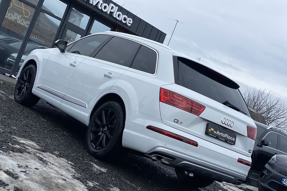 Продам Audi Q7 2017 года в Луцке