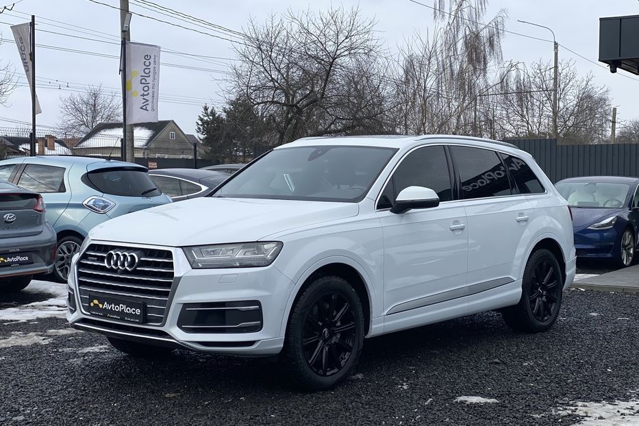Продам Audi Q7 2017 года в Луцке