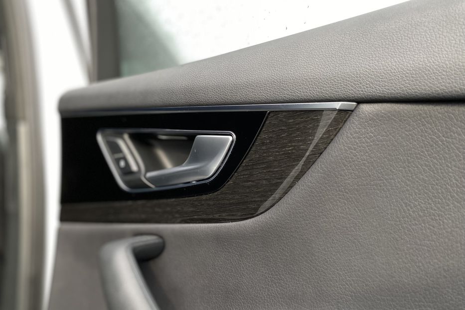 Продам Audi Q7 2017 года в Луцке