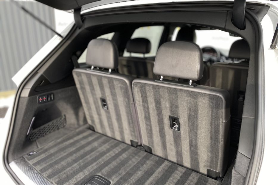 Продам Audi Q7 2017 года в Луцке