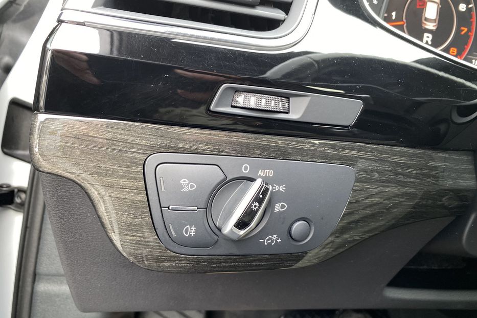 Продам Audi Q7 2017 года в Луцке