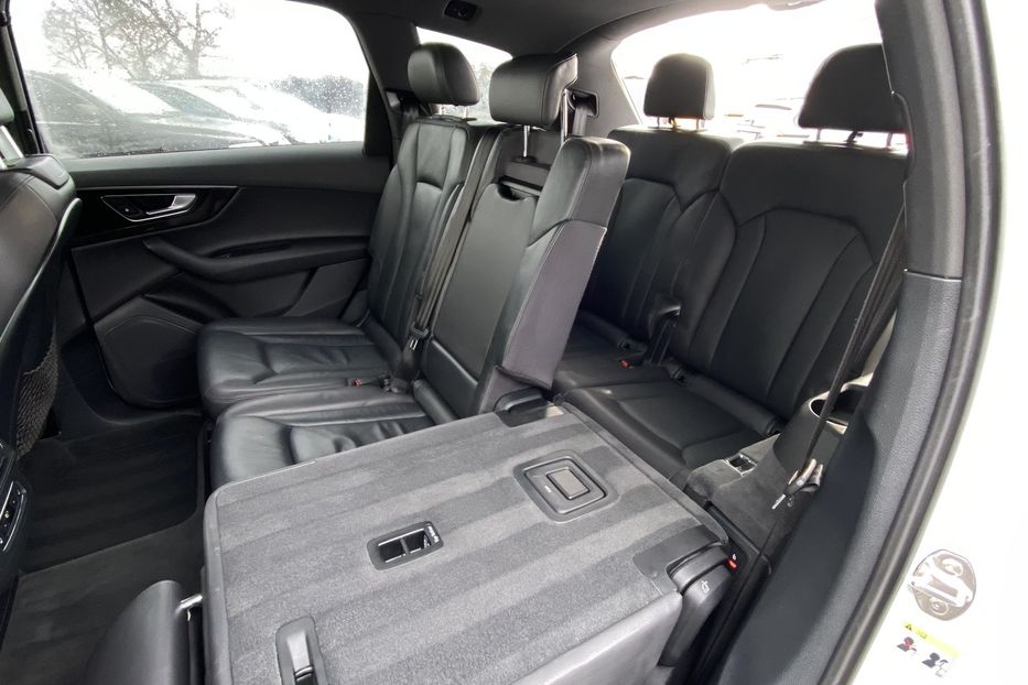 Продам Audi Q7 2017 года в Луцке