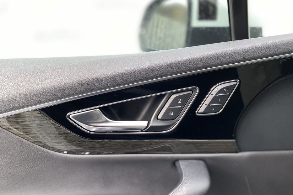 Продам Audi Q7 2017 года в Луцке