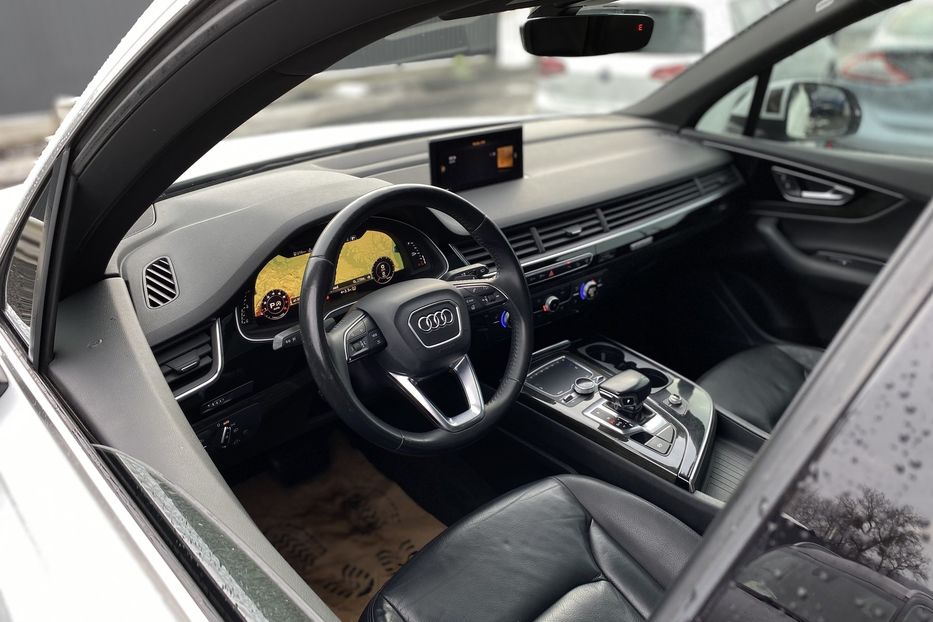 Продам Audi Q7 2017 года в Луцке
