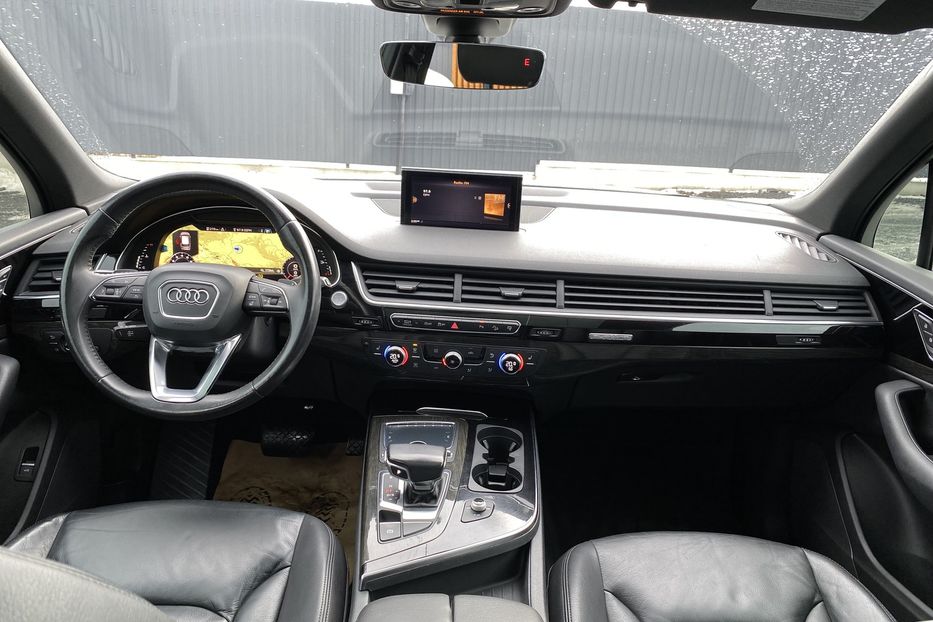Продам Audi Q7 2017 года в Луцке