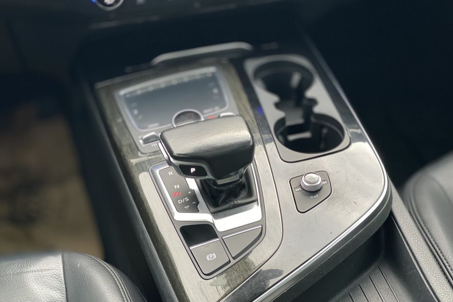 Продам Audi Q7 2017 года в Луцке